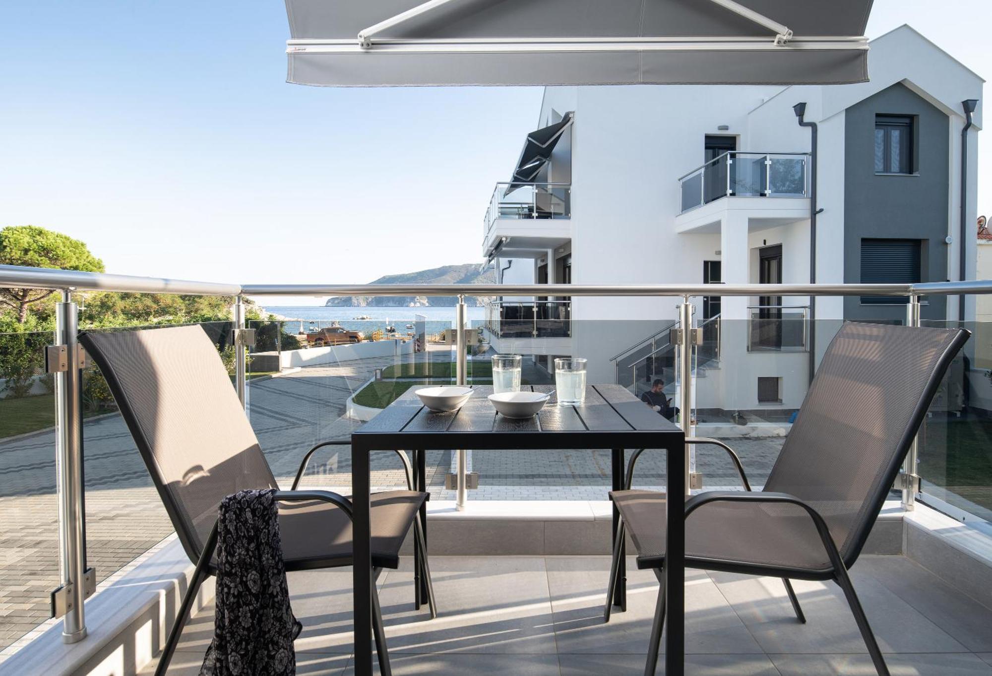 The Black Pearl Villas Kalamitsi  Exterior photo