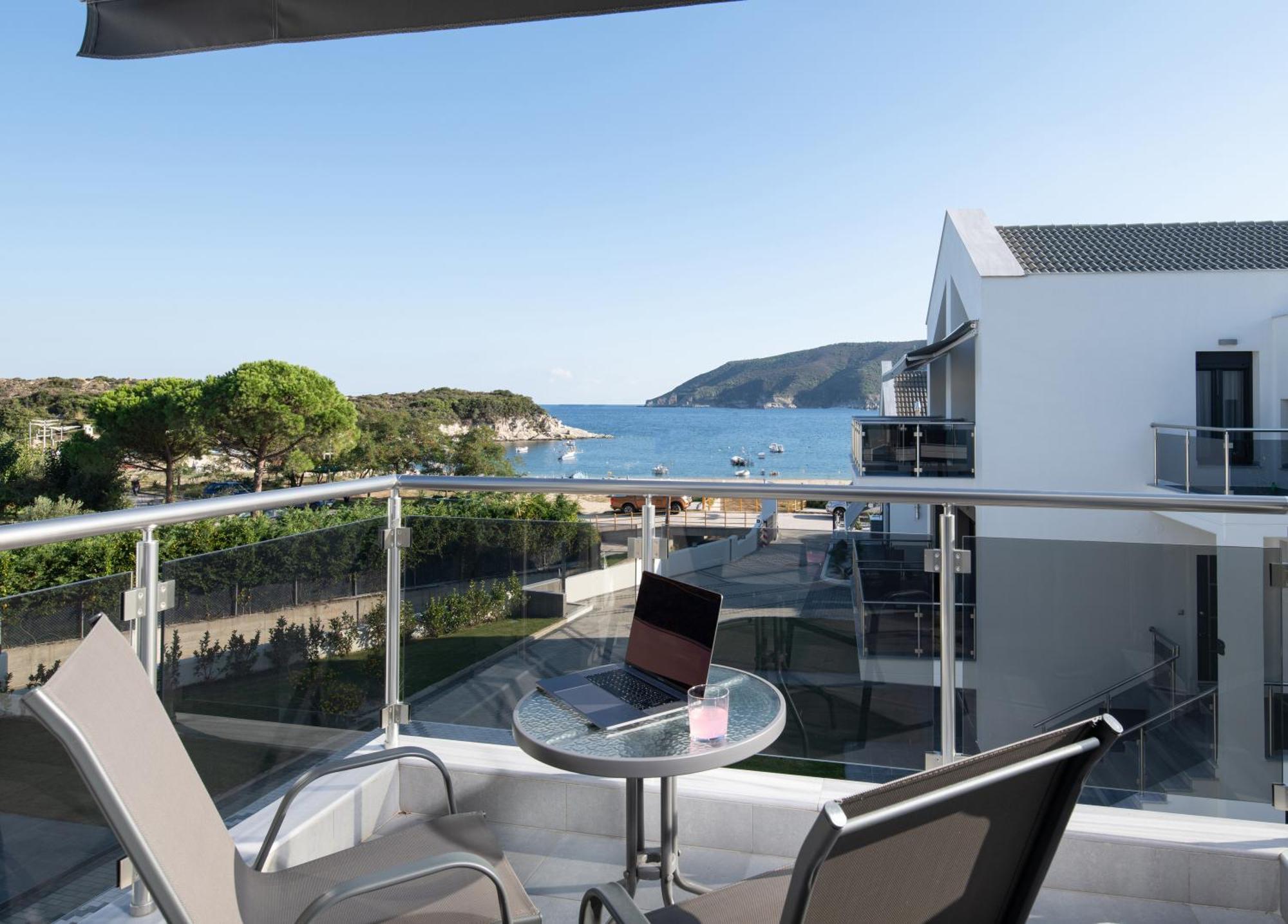 The Black Pearl Villas Kalamitsi  Exterior photo